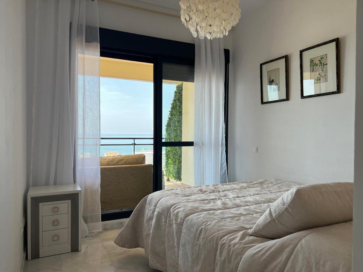 Breathtaking Sea View Apartment Естепона Екстериор снимка
