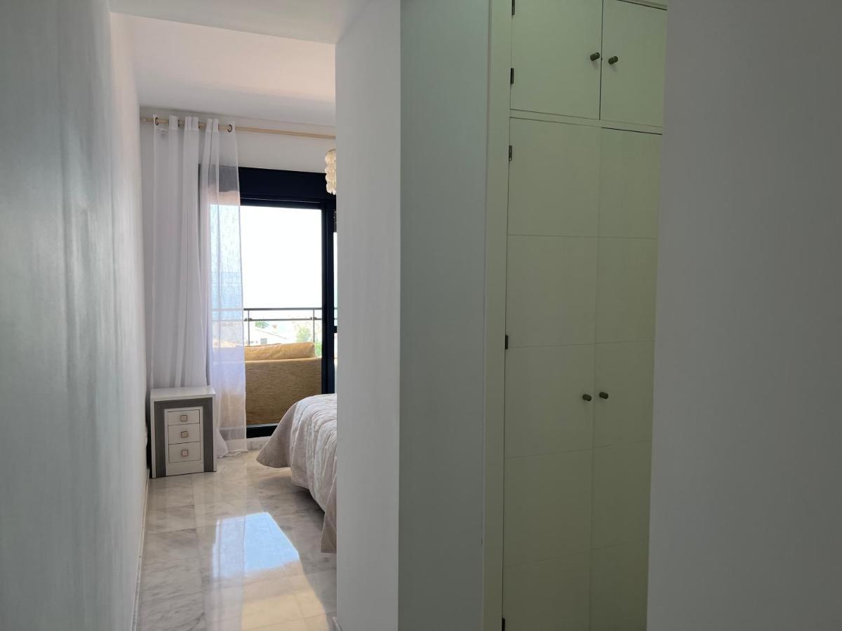 Breathtaking Sea View Apartment Естепона Екстериор снимка